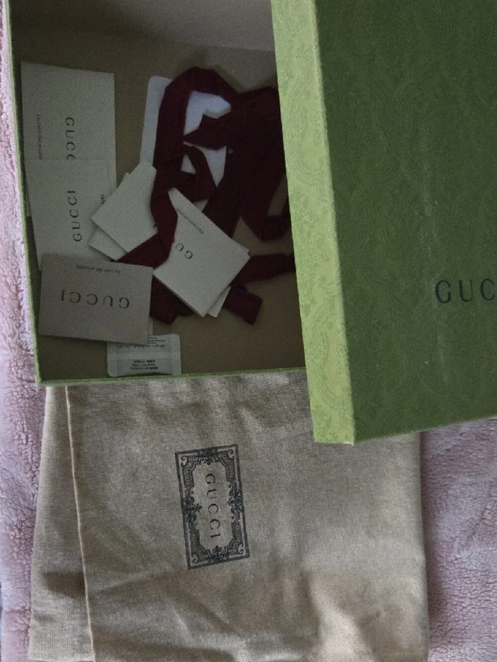 Gucci satchel signature
